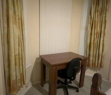 Serviced Room's, 81 Wellesley Avenue, Belfast, BT9 6DH - Photo 3