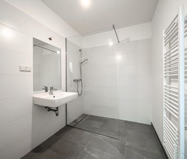 Geräumige 2-Zimmer Dachgeschosswohnung mit Terrasse | Verfügbar ab ... - Photo 3