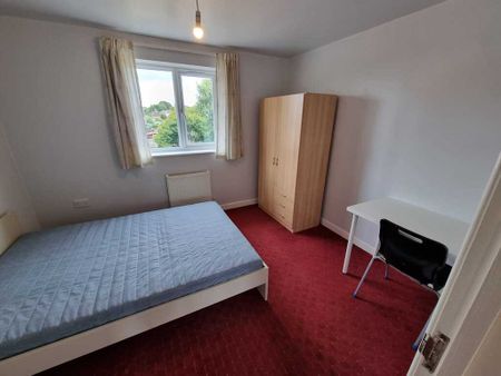 3 Bed Student Accommodation - Photo 4