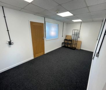 Property to rent - Photo 2