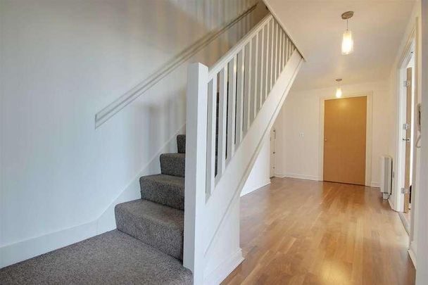 Ovaltine Court, Kings Langley, WD4 - Photo 1