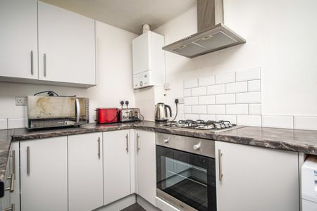 1 bed Shared Flat for Rent - Photo 4