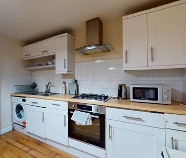 2 bedroom flat to rent - Photo 3