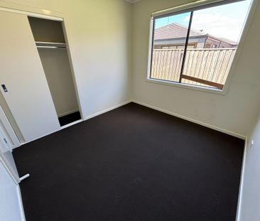 Bright, Modern Family Home Ready to Move In - Photo 5