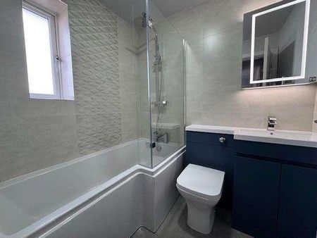 Manor Avenue, Sale, M33 - Photo 4