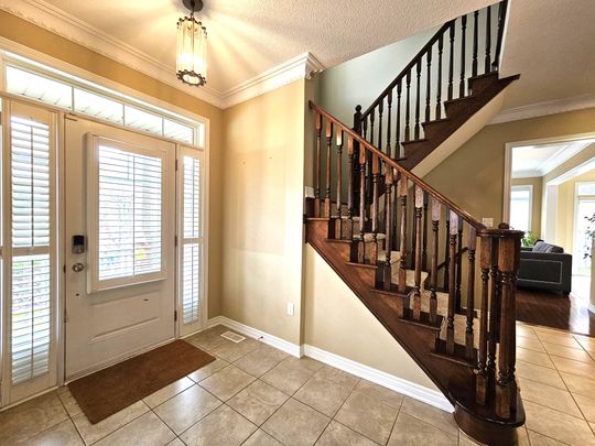 For Lease - 59 Chao Crescent, Richmond Hill, Ontario - Photo 1