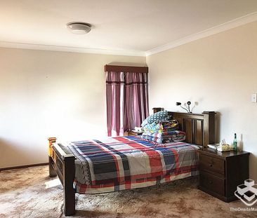 Spacious family home at peaceful and high location with stunning view - Photo 3