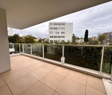 Location Appartement 3 pièces 56m² MARSEILLE 9ème - Photo 6