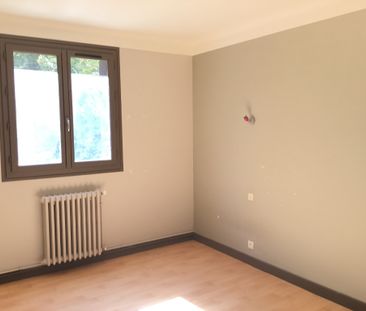 Location Appartement 4 pièces 105m² - Photo 2