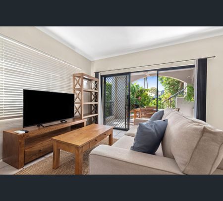 1/163 Buchan Street, Bungalow, Qld 4870 - Photo 2
