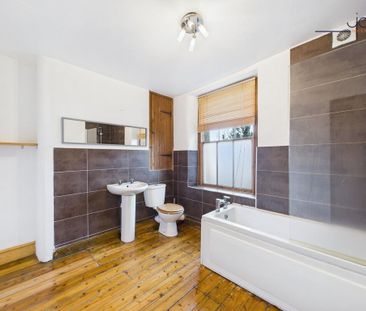 3 bedroom terraced house to rent - Photo 4