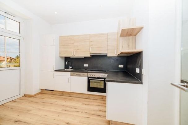 KOMPLETT SANIERT I 3. OG MIT LIFT I HELL & FREUNDLICH I BAHNHOFNAHE LAGE I BALKON I MODERNES BADEZIMMER MIT EBENERDIGE DUSCHE I PROJEKT WOHNEN I - Foto 1