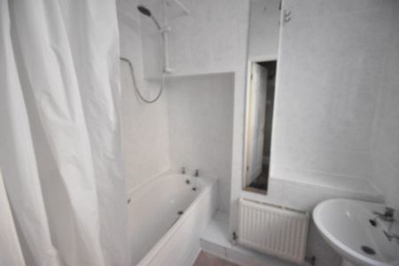 4 bedroom house share to rent - Photo 3