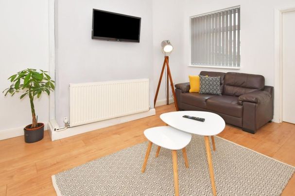 3 bedroom terraced house to rent - Photo 1