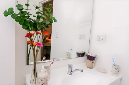 Three Bedroom Apartment - Photo 5