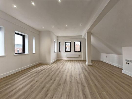 1 bedroom Flat To Let Total Size: 757 SQ FT - Photo 1