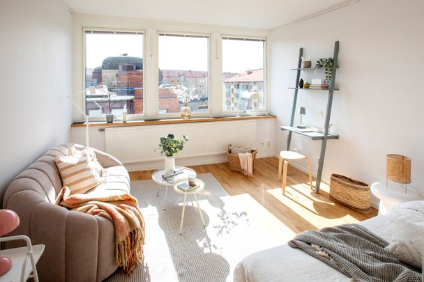 Västra Rönneholmsvägen 43A, Fågelbacken - Photo 1