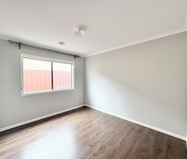 Spacious & Stylish Family Living in a Prime Leopold Location - Photo 2