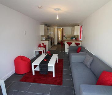 6 bedroom private hall to rent - Photo 2