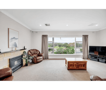 Beautiful Family Home with Swimming Pool and Breathtaking Hill View! - Photo 1