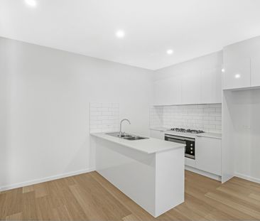 13 Glisten Way, Craigieburn VIC 3064 - Townhouse For Rent | Domain - Photo 1