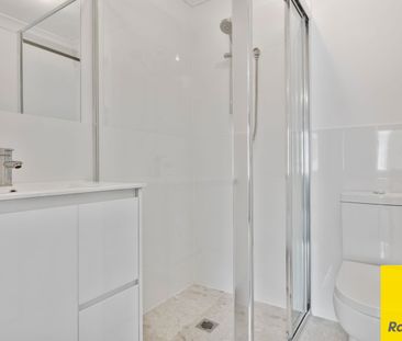 THREE BEDROOM TOWNHOUSE - Photo 6