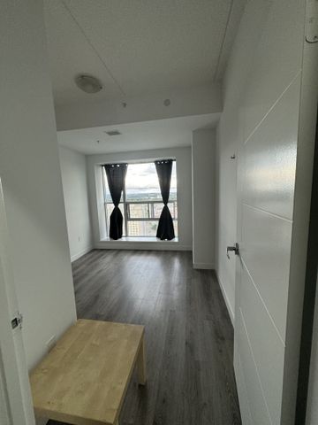 For Lease - 318 Spruce Street, Waterloo, Ontario - Photo 5