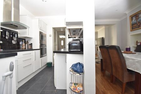 Marmadon Road, London, SE18 - Photo 3