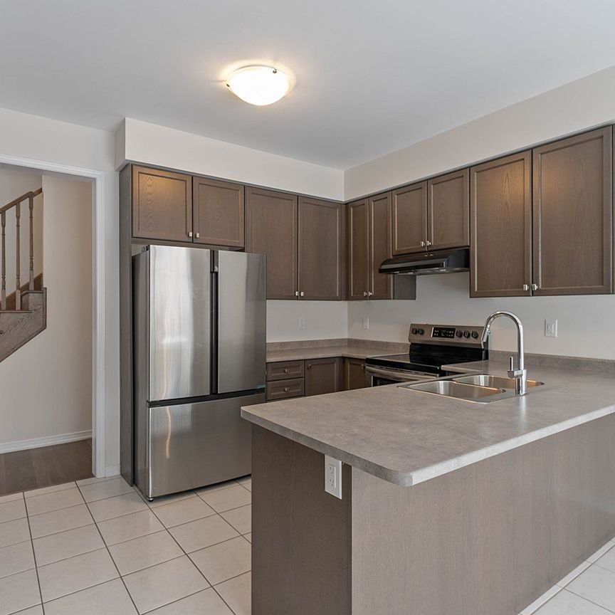 For Lease - 1 Honey Comb Trail, Thorold, Ontario - Photo 1