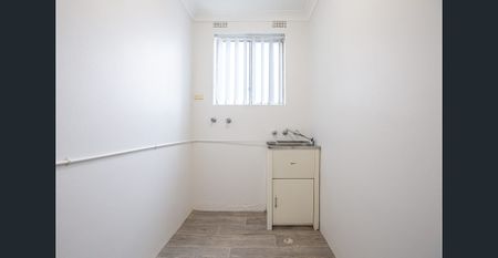 Spacious Two Bedroom Unit - Photo 4