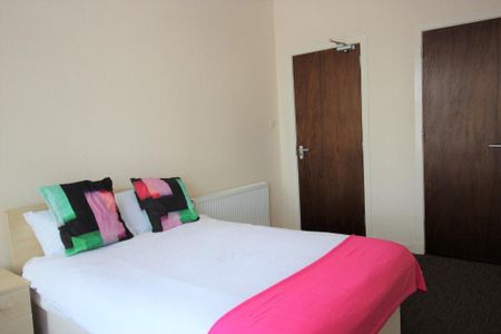 Whitecrook Street, Clydebank, West Dunbartonshire, G81 1QW - Photo 4