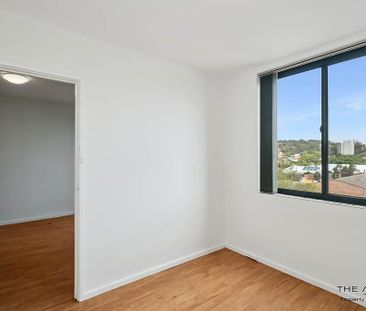 2-Bedroom Apartment in Prime Mosman Park - Photo 4