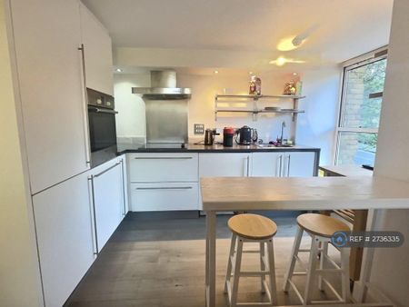 2 bedroom flat to rent - Photo 5