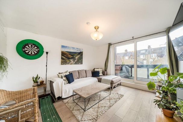3 bedroom flat to rent - Photo 1