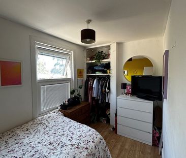2 Bed Flat, Garratt Lane, SW17 - Photo 6