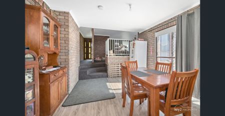 FABULOUS FAMILY HOME - Photo 3