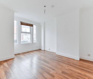 4 bedroom terraced house to rent - Photo 5