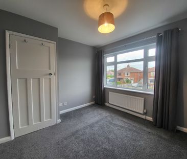 3 bedroom semi-detached to let - Photo 4