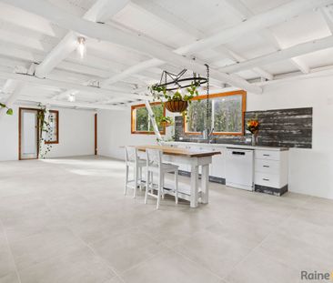 Spacious Rural Retreat with Stunning Views - Photo 6