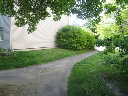 409 et 411 boul. St-Raymond (Châteaux de la Montagne) - Photo 3