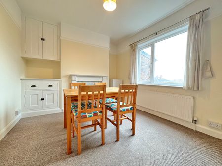 3 bedroom semi-detached house to rent - Photo 3