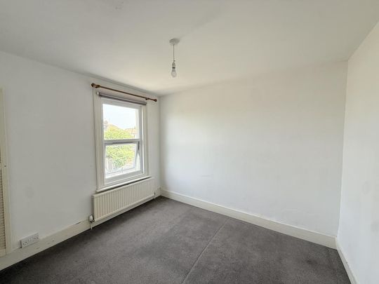 2 bedroom property to rent - Photo 1