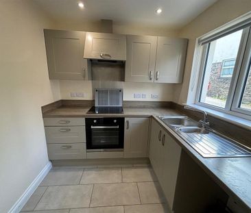 2 bedroom semi-detached house to rent - Photo 3