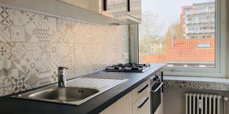 Appartement te huur in Brussel voor € 1.100 met 1 slaapkamer - Photo 2