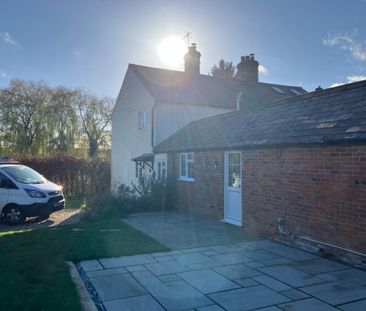 2 bedroom semi-detached house to rent - Photo 4