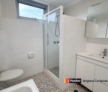 RENOVATED SUN FILLED STYLISH RETREAT WITH CITY VIEWS. - Photo 6