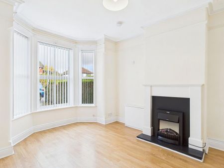 4 bedroom end of terrace house to rent - Photo 2