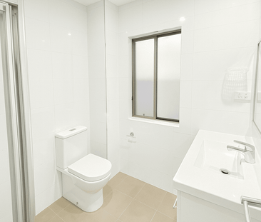 Luxury 3 Bedroom Apartment - Photo 5