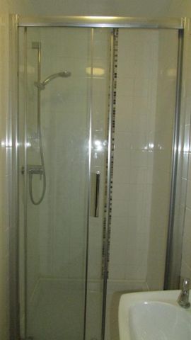 1 bedroom property to rent - Photo 4