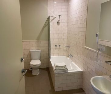 Live here and enjoy easy access to the CBD! - Photo 6